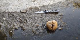 Էրեբունիում 22-ամյա երիտասարդի են դանակահարել․ ոստիկանները հայտնաբերել են և՛ կասկածվողին, և՛ դանակը Էրեբունիում 22-ամյա երիտասարդի են դանակահարել․ ոստիկանները հայտնաբերել են և՛ կասկածվողին, և՛ դանակը