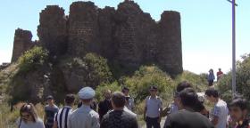 Ոստիկաններն անչափահասների հետ Ամբերդի ամրոց և Վահրամաշեն եկեղեցի են այցելել Ոստիկաններն անչափահասների հետ Ամբերդի ամրոց և Վահրամաշեն եկեղեցի են այցելել