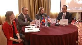 Հանդիպում իրավապահ մարմիններում աշխատող կանանց հետ Հանդիպում իրավապահ մարմիններում աշխատող կանանց հետ