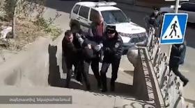 Ոստիկանները վնասազերծել են դիմակավորված ու զինված անձանց. կան ձերբակալվածներ Ոստիկանները վնասազերծել են դիմակավորված ու զինված անձանց. կան ձերբակալվածներ