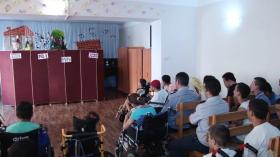 Ոստիկանները հանդիպել են «Մարի Իզմիրլյան» մանկատան սաներին Ոստիկանները հանդիպել են «Մարի Իզմիրլյան» մանկատան սաներին