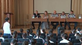 «Օրինապահ հետիոտն» թեմայով հանդիպում-զրույցներ հանրապետության դպրոցներում «Օրինապահ հետիոտն» թեմայով հանդիպում-զրույցներ հանրապետության դպրոցներում