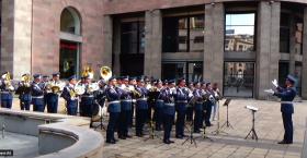 Ապրիլի 7-ի կապակցությամբ հաճելի անակնկալ՝ ՆԳՆ ոստիկանության զորքերի նվագախմբի կողմից Ապրիլի 7-ի կապակցությամբ հաճելի անակնկալ՝ ՆԳՆ ոստիկանության զորքերի նվագախմբի կողմից