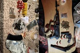 Խուզարկությամբ սարիթաղցի 56-ամյա տղամարդու տնից զենք ու զինամթերք է հայտնաբերվել Խուզարկությամբ սարիթաղցի 56-ամյա տղամարդու տնից զենք ու զինամթերք է հայտնաբերվել