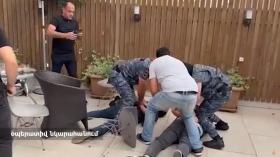 ԵՔՎ ծառայողների պրոֆեսիոնալ աշխատանքի արդյունքում միաժամանակ ձերբակալվեց երկու հետախուզվող ԵՔՎ ծառայողների պրոֆեսիոնալ աշխատանքի արդյունքում միաժամանակ ձերբակալվեց երկու հետախուզվող