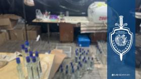 Ապօրինի ձեռնարկատիրություն. Գյումրիում կեղծ օղիներ պատրաստելու և իրացնելու դեպքեր են բացահայտվել Ապօրինի ձեռնարկատիրություն. Գյումրիում կեղծ օղիներ պատրաստելու և իրացնելու դեպքեր են բացահայտվել