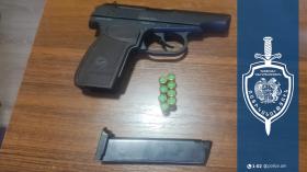 Ապօրինի զենք պահելու կասկածը հաստատվեց․ երիտասարդը ներկայացվել է քննչական բաժին Ապօրինի զենք պահելու կասկածը հաստատվեց․ երիտասարդը ներկայացվել է քննչական բաժին