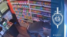 2 միլոն դրամից ավելի էլեկտրական ծխախոտների գողությունները բացահայտվել են․ մեկ անձ ձերբակալվել է 2 միլոն դրամից ավելի էլեկտրական ծխախոտների գողությունները բացահայտվել են․ մեկ անձ ձերբակալվել է