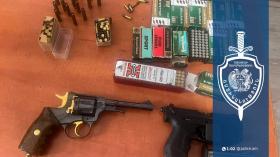 49-ամյա տղամարդը կամավոր հանձնել է ատրճանակներ և 700-ից ավելի փամփուշտ 49-ամյա տղամարդը կամավոր հանձնել է ատրճանակներ և 700-ից ավելի փամփուշտ