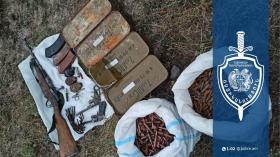 Քաղաքացին Արավուս գյուղի վարչական տարածքում մեծ քանակությամբ զենք-զինամթերք էր թողել Քաղաքացին Արավուս գյուղի վարչական տարածքում մեծ քանակությամբ զենք-զինամթերք էր թողել
