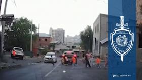 Հատկապես երեխաների հետ խստորեն պահպանեք երթևեկության կանոնները Հատկապես երեխաների հետ խստորեն պահպանեք երթևեկության կանոնները