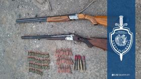 Չարենցավանի համայնքային ոստիկանները գերեզմանատան մոտ զենք-զինամթերք են հայտնաբերել Չարենցավանի համայնքային ոստիկանները գերեզմանատան մոտ զենք-զինամթերք են հայտնաբերել