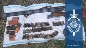 Ապարանի համայնքային ոստիկանները քանդված շինության հետնամասում հայտնաբերել են զենք-զինամթերք Ապարանի համայնքային ոստիկանները քանդված շինության հետնամասում հայտնաբերել են զենք-զինամթերք