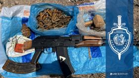 Դավթաշենի համայնքային ոստիկանները ապօրինի պահվող «Կալաշնիկովի» ինքնաձիգ և զինամթերք են հայտնաբերել Դավթաշենի համայնքային ոստիկանները ապօրինի պահվող «Կալաշնիկովի» ինքնաձիգ և զինամթերք են հայտնաբերել