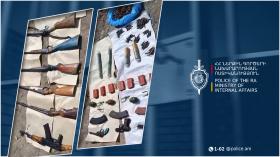 «Կալաշնիկովի» ինքնաձիգ, 3 ատրճանակ, 6 հրացան, նռնակներ ու ականներ․ ապօրինի պահվող զենք-զինամթերքի կամավոր հանձնում Արմավիրում «Կալաշնիկովի» ինքնաձիգ, 3 ատրճանակ, 6 հրացան, նռնակներ ու ականներ․ ապօրինի պահվող զենք-զինամթերքի կամավոր հանձնում Արմավիրում