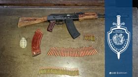 Ապօրինի պահվող զենք-զինամթերքը թողել էր ջրամբարի մոտ Ապօրինի պահվող զենք-զինամթերքը թողել էր ջրամբարի մոտ